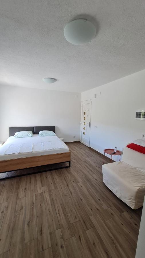 Apartmani Mlinar - Studio Apartment เกรบัชติซา ภายนอก รูปภาพ