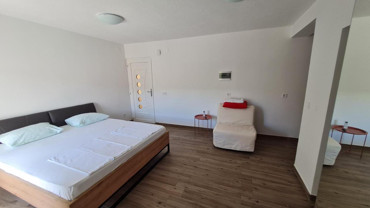 Apartmani Mlinar - Studio Apartment เกรบัชติซา ภายนอก รูปภาพ